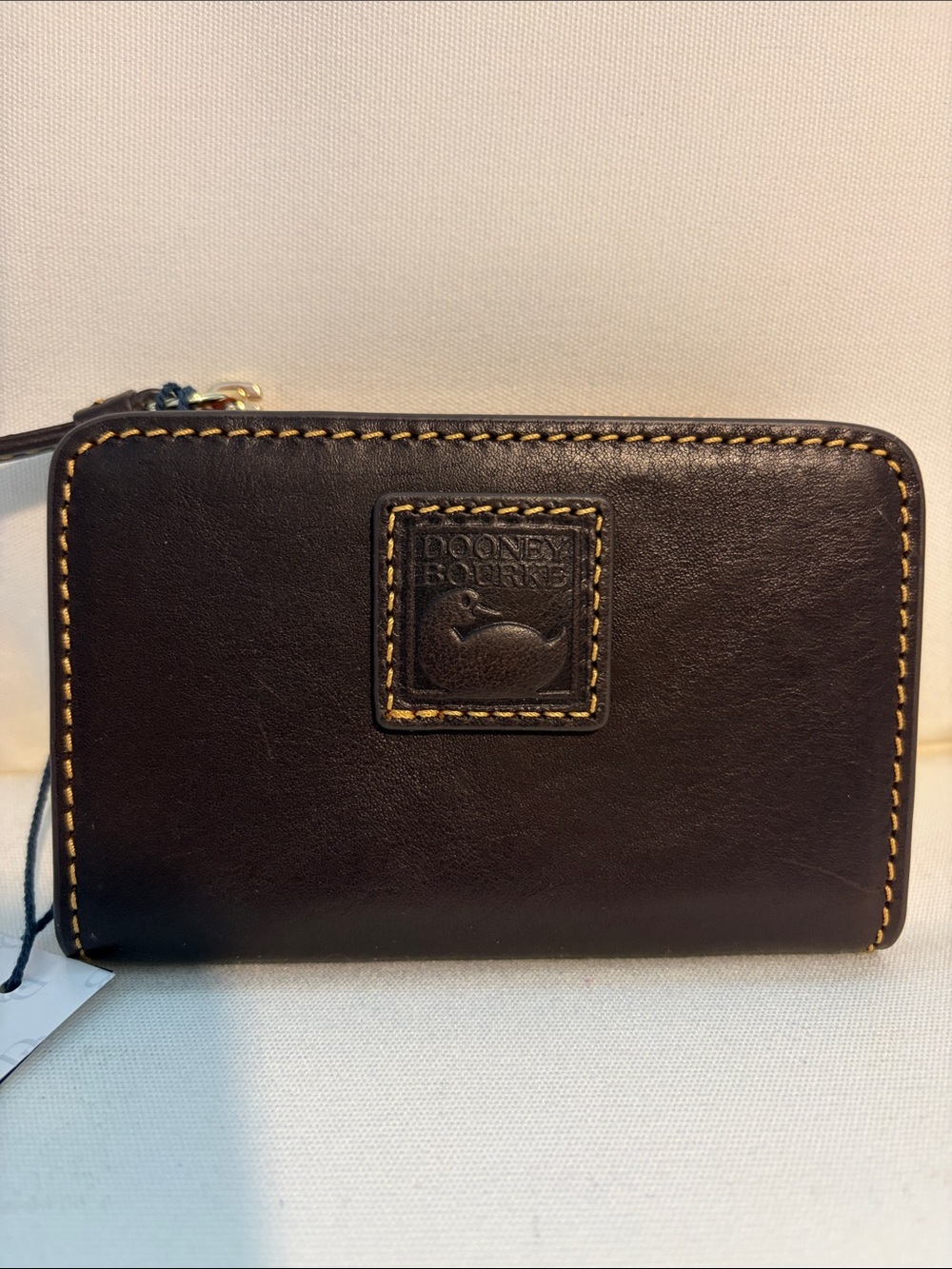Dooney & Bourke Dark Brown Leather Zip Credit Card Wallet Brown Tmoro